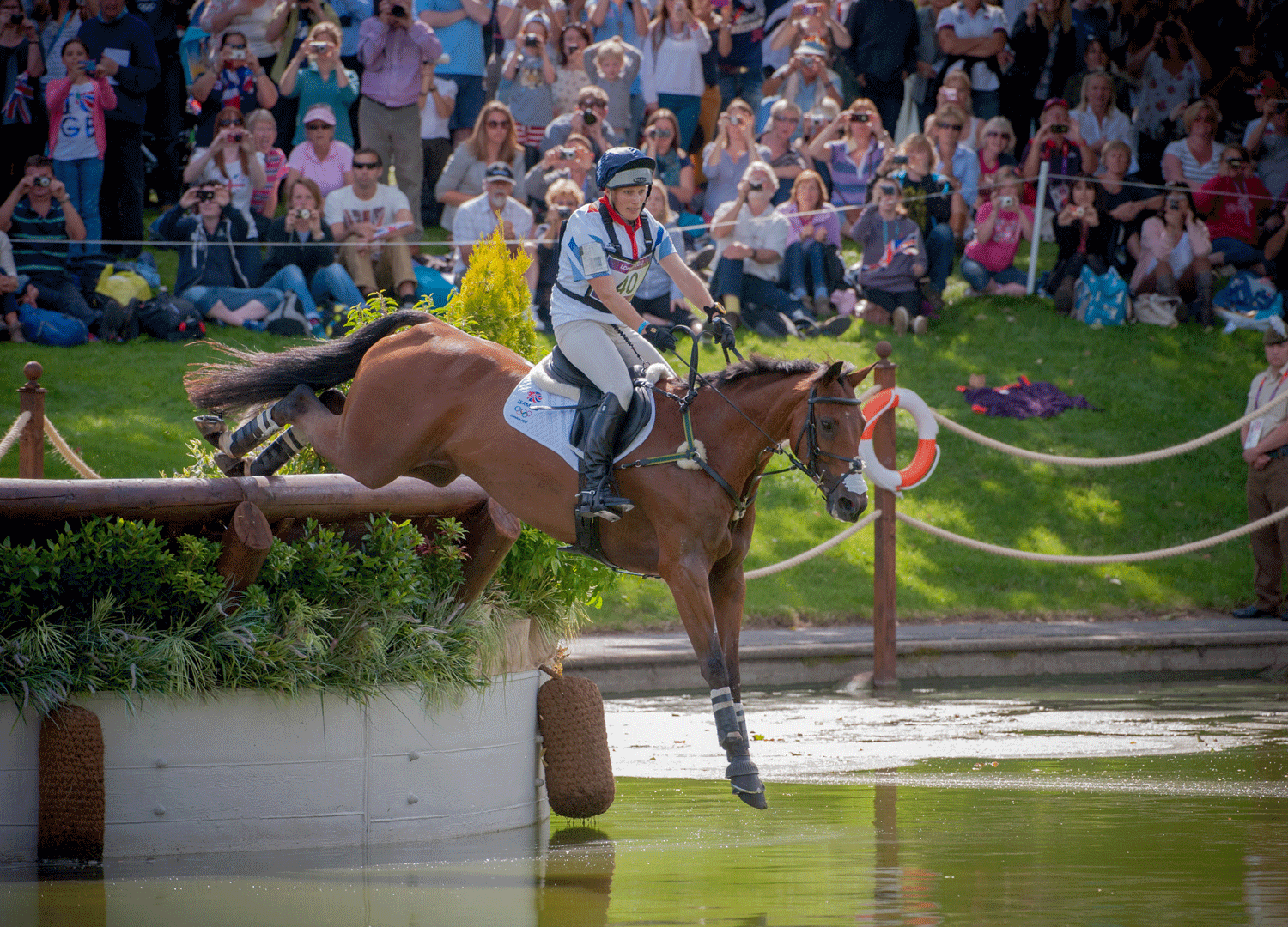 Zara-Tindall-at-OlymLon12-by-